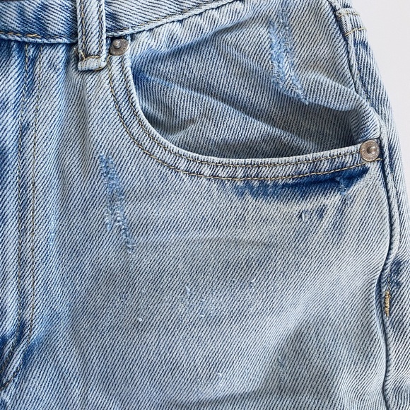 Beginning boutique jeans size 6 - Picture 9 of 10